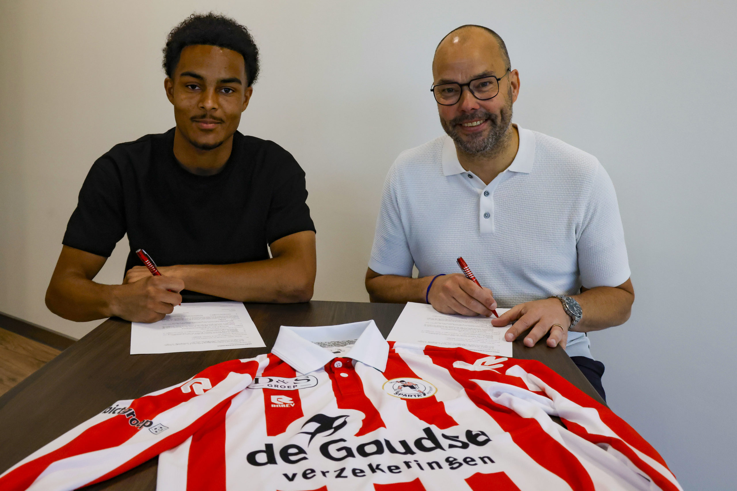 Marvin Young tekent profcontract bij Sparta - Sparta Rotterdam | Sparta ...